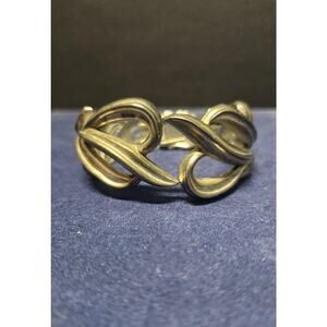 Gold Tone Openwork Bangle Bracelet Womens Swirl Link Box Clasp Costume Jewelry